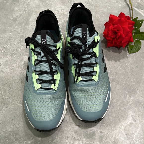 NWT Adidas 270 Outdoor Women's Terrex Agravic Flow Ash - Picture 2 of 8